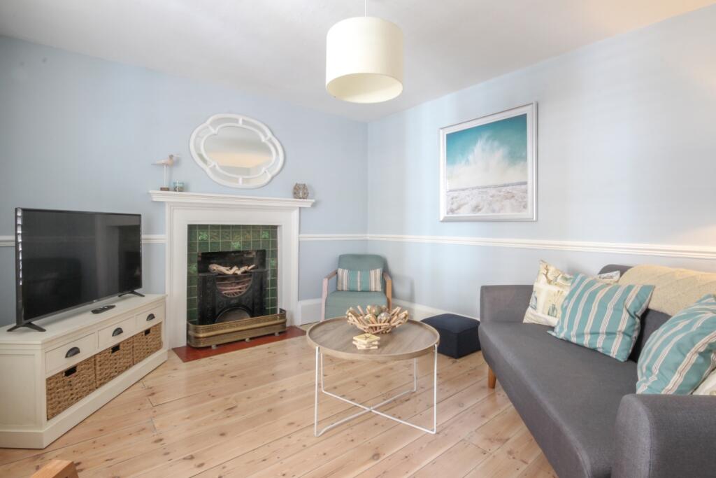 House in Sandwich, Poulders Gardens - View 2