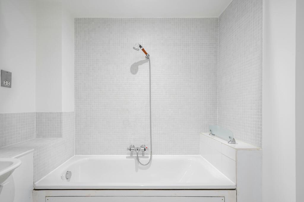 Woodseer St 28 F3 - 2.jpg