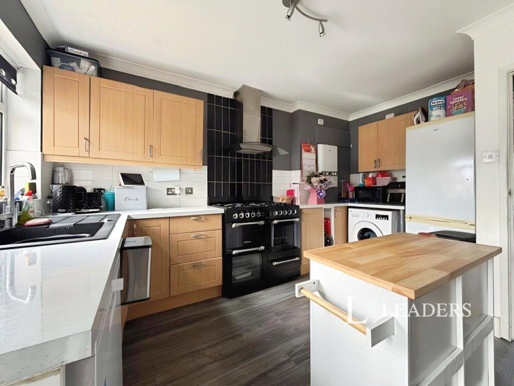 Ashbury Drive, Marks Tey, Colchester photo 2