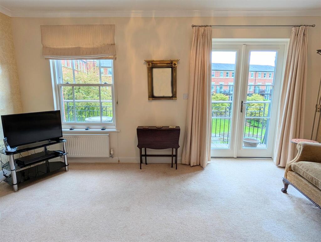 House in Shrewsbury, Shropshire - More