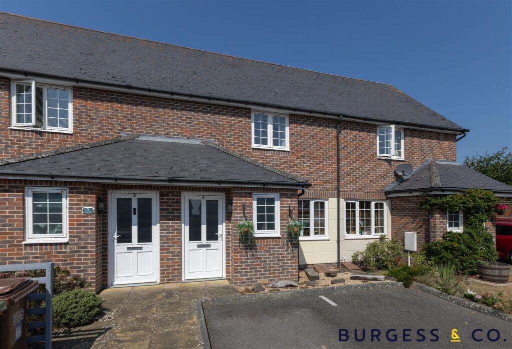 2-bed terraced on Chapel Walk, Bexhill-On-Sea, £260,000