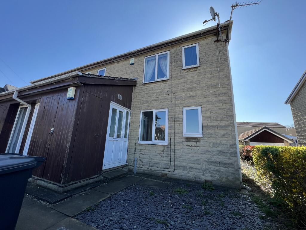 Main image of property: Flat 4, 2 Shaw Lane, Barnsley S70 6EJ