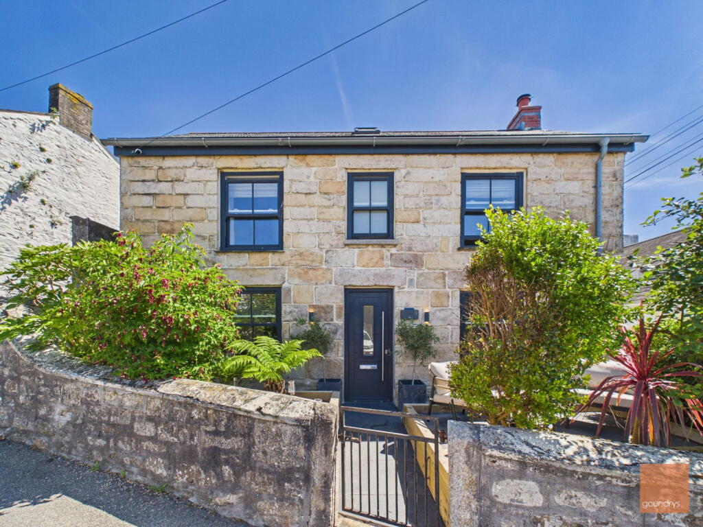 Main image of property: Rose Hill,Redruth,TR15 1JG