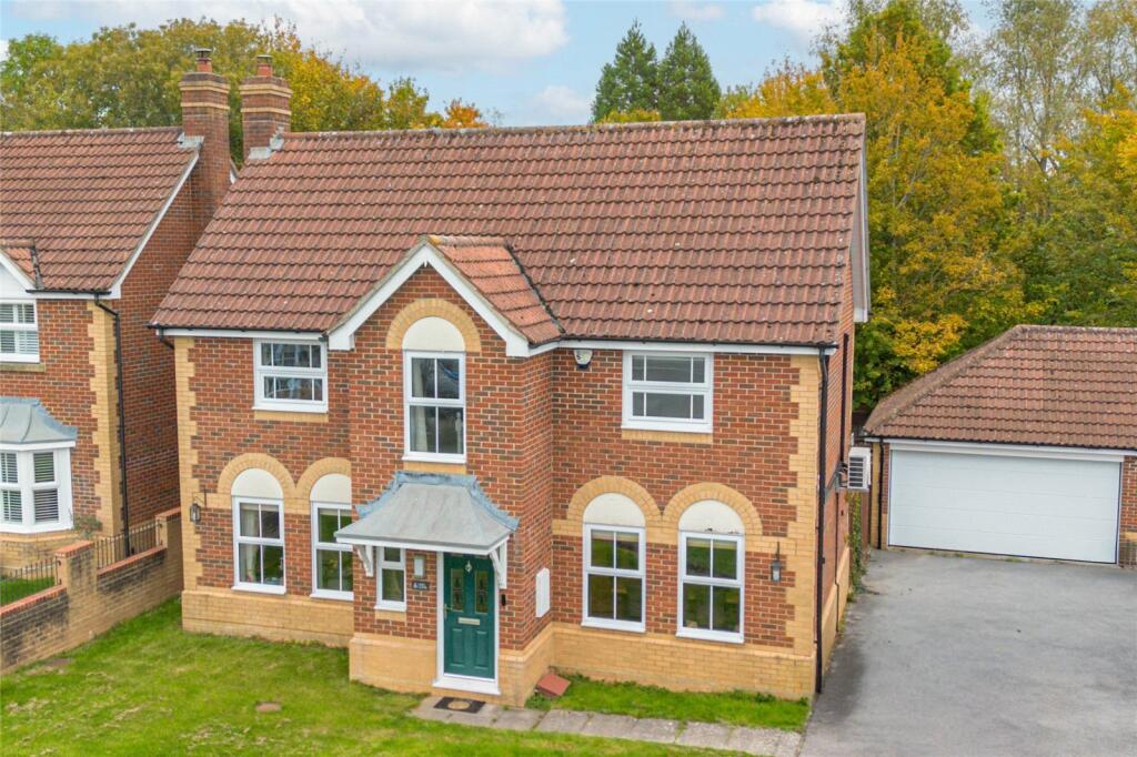 4-bed detached on Ash Gate, Thatcham, Berkshire, RG18, £585,000