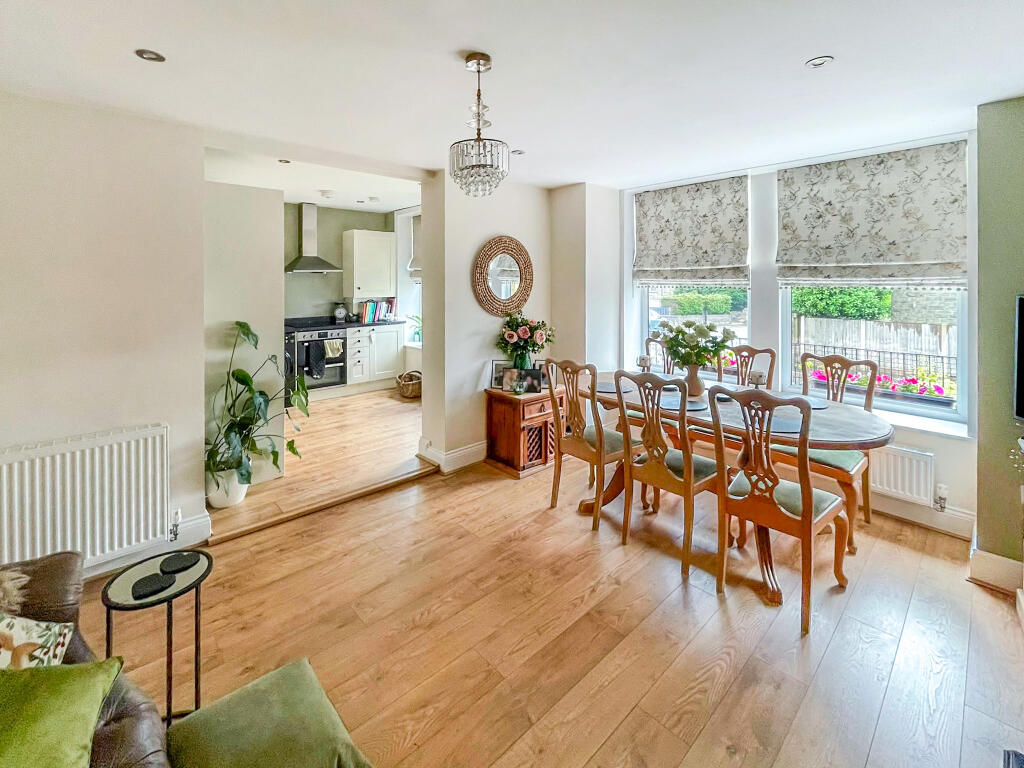 Lands House, Cromwell Close, Rastrick, Brighouse, Calderdale photo 2