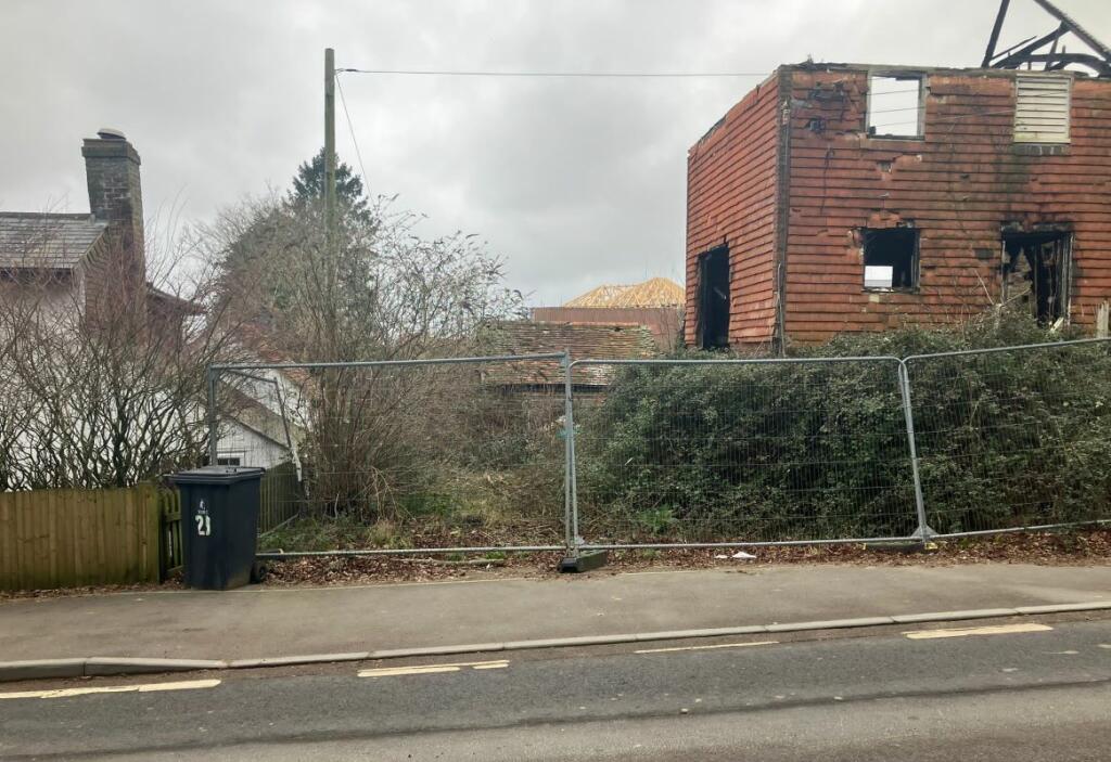 18-20 Lewes Road, Ridgewood, Uckfield, TN22 5SN photo 4