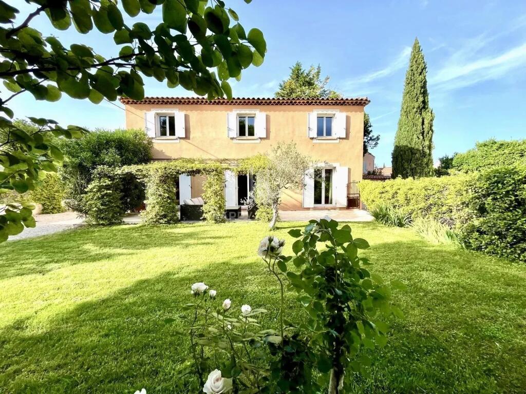 Main image of property: Provence-Alps-Cote d`Azur, Bouches-du-Rhône, Mouriès