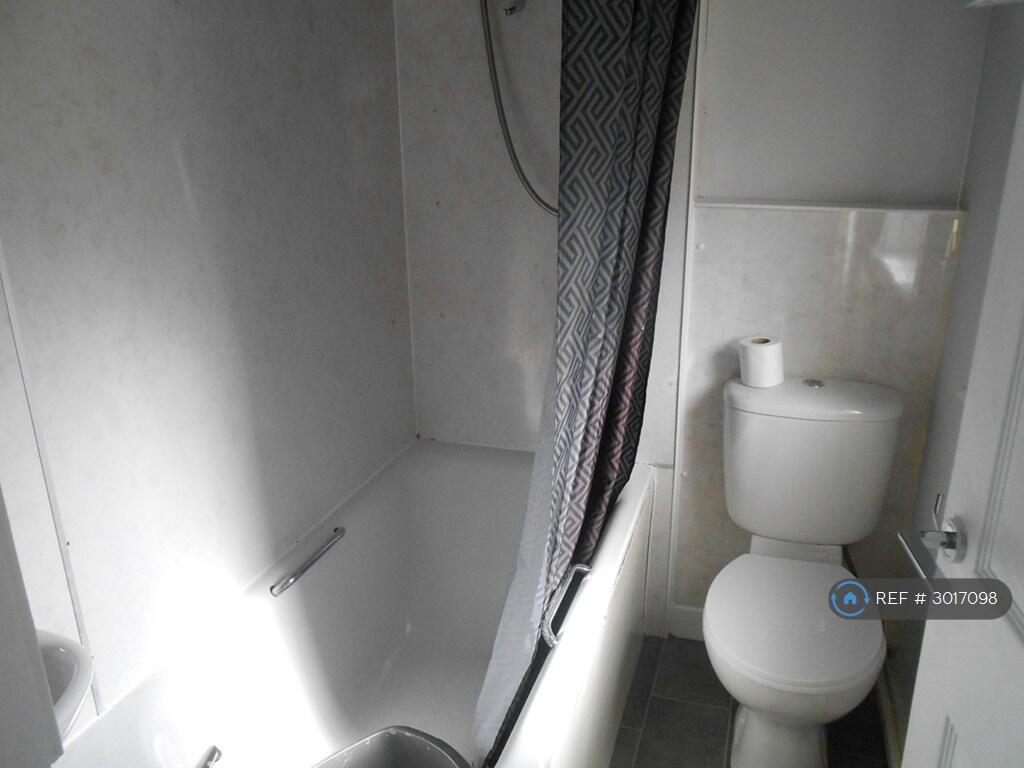 Apartment in Kilmarnock - View 2