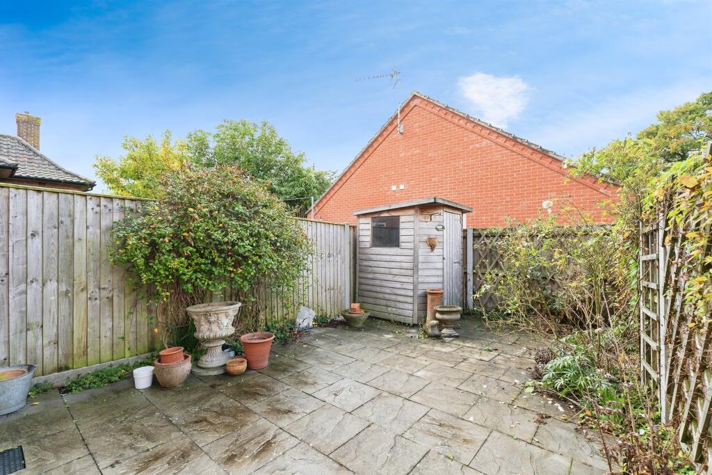 Barons Close, Fakenham photo 4