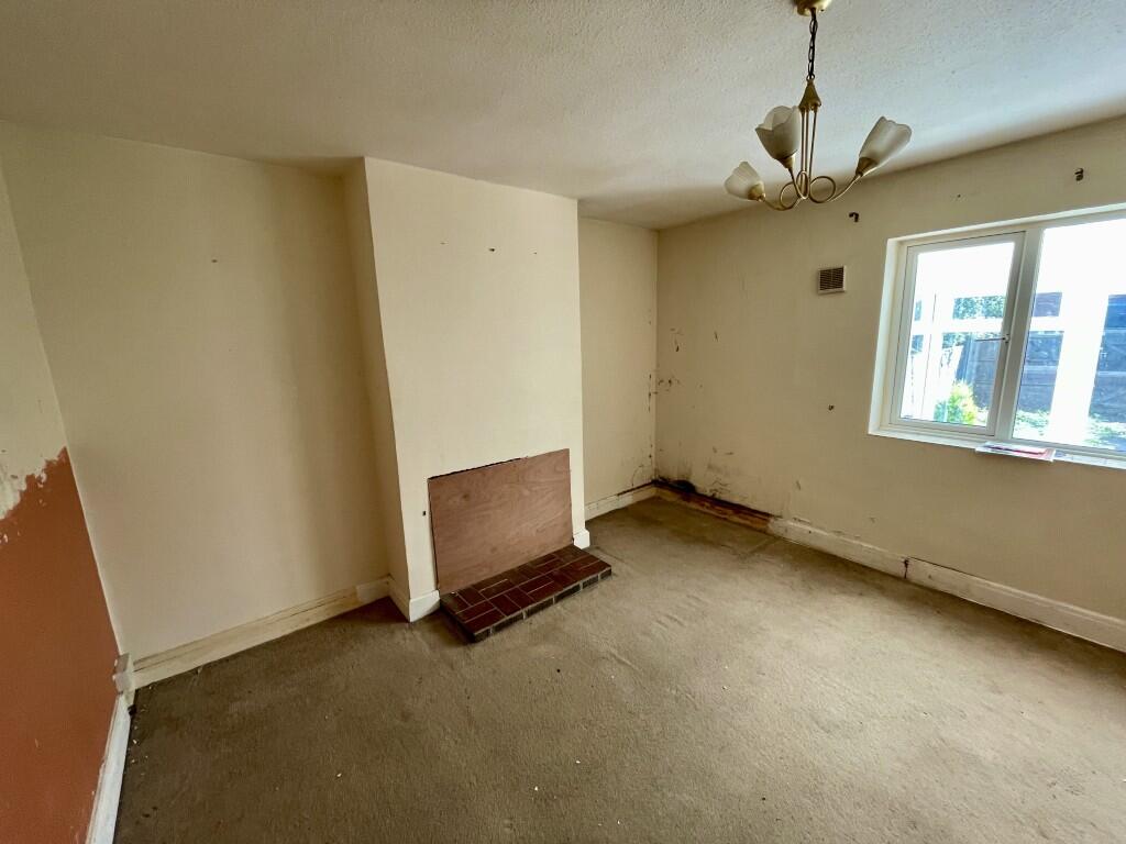 19 Victoria Road, Walton on the Naze, Essex CO14 8BU photo 4