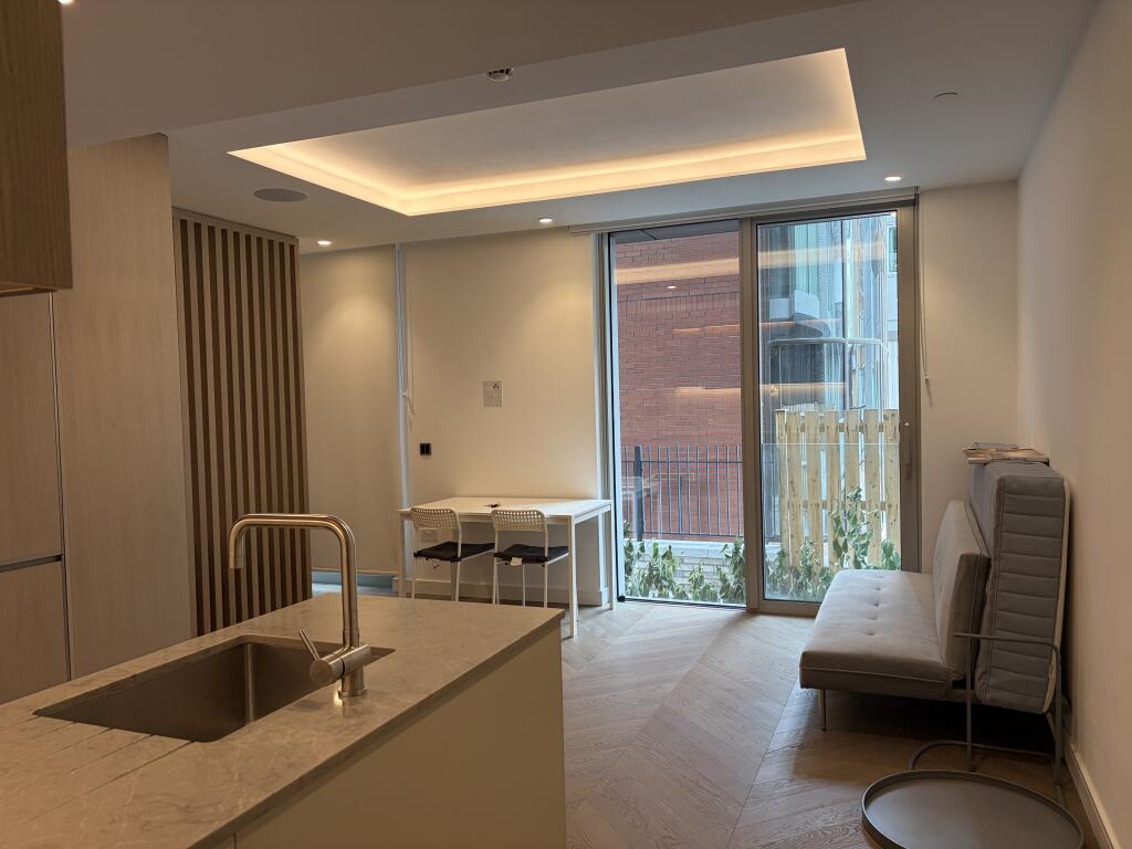 Main image of property: Studio in The Haydon, Aldgate, London, EC3N 1BL