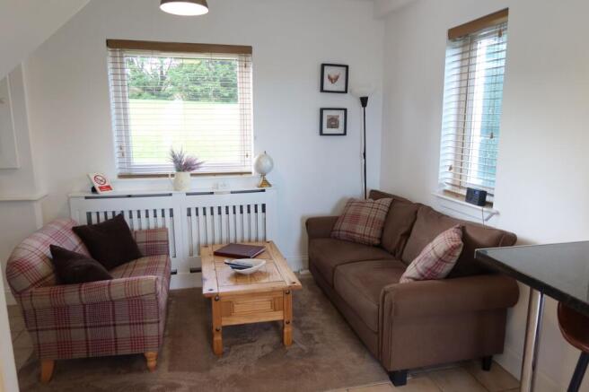 OPEN PLAN LIVING AREA: