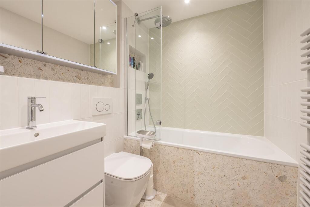 Additional image 9 of Wendover Close, Harpenden