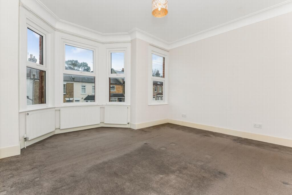 House in London - View 4