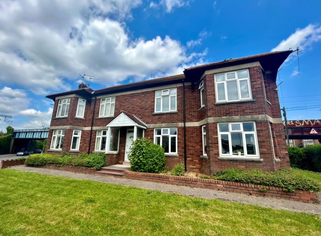 Main image of property: Flat 2 Western Avenue Court, Cardiff, CF5 2BE