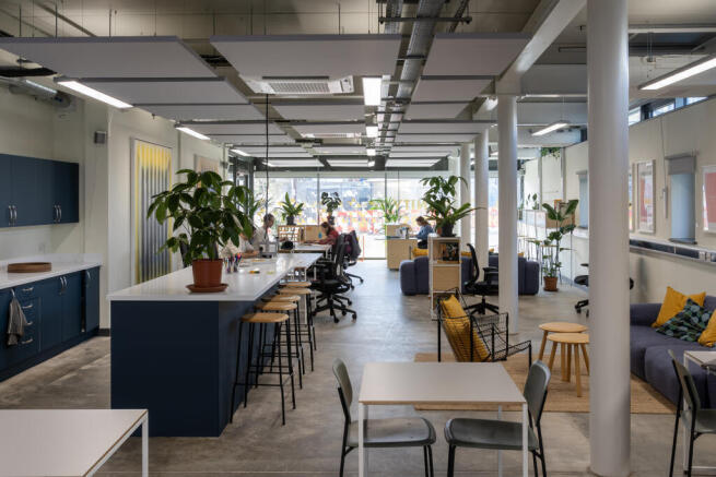 Members Lounge, Pixel