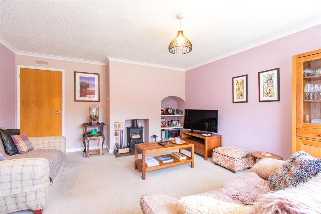 Groveland Road, Speen, Newbury, Berkshire, RG14 photo 4