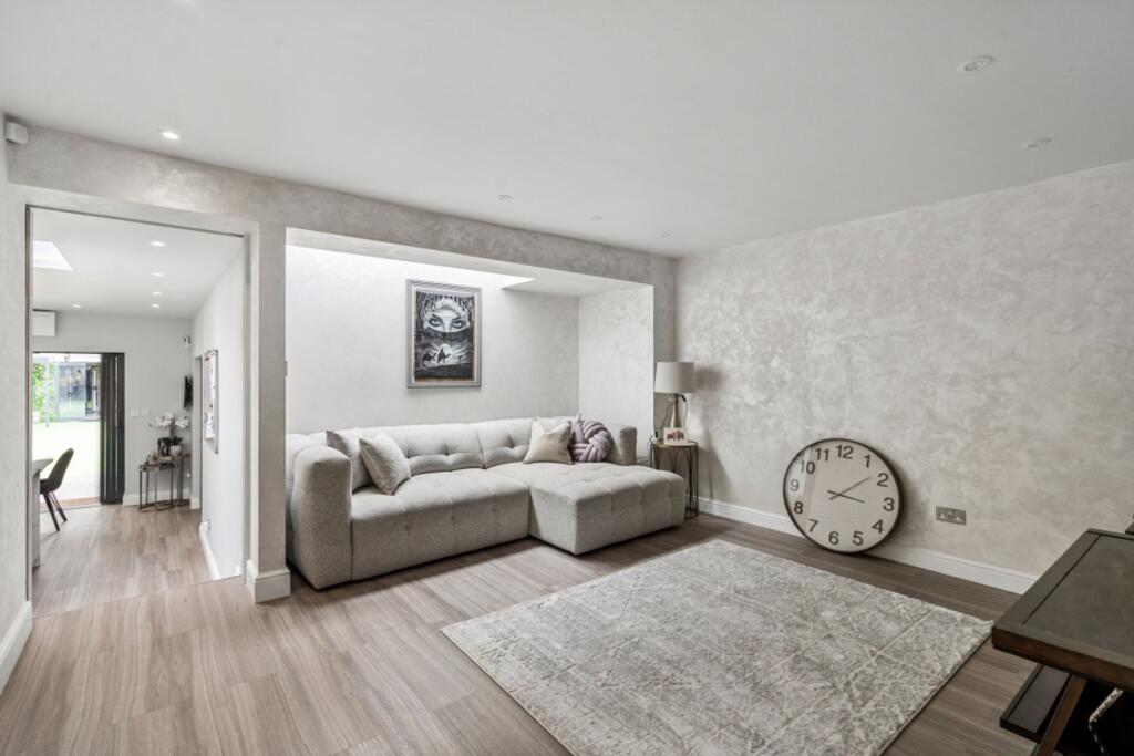 House in Three Rivers, Watford Rural - More