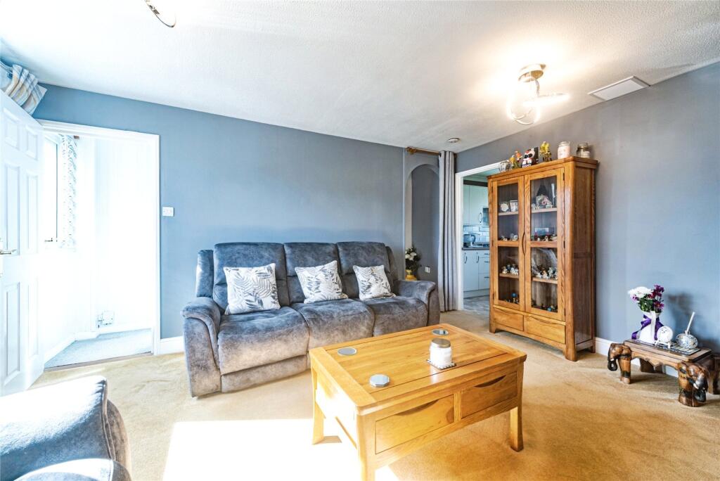 House in Basingstoke and Deane, Basingstoke - More