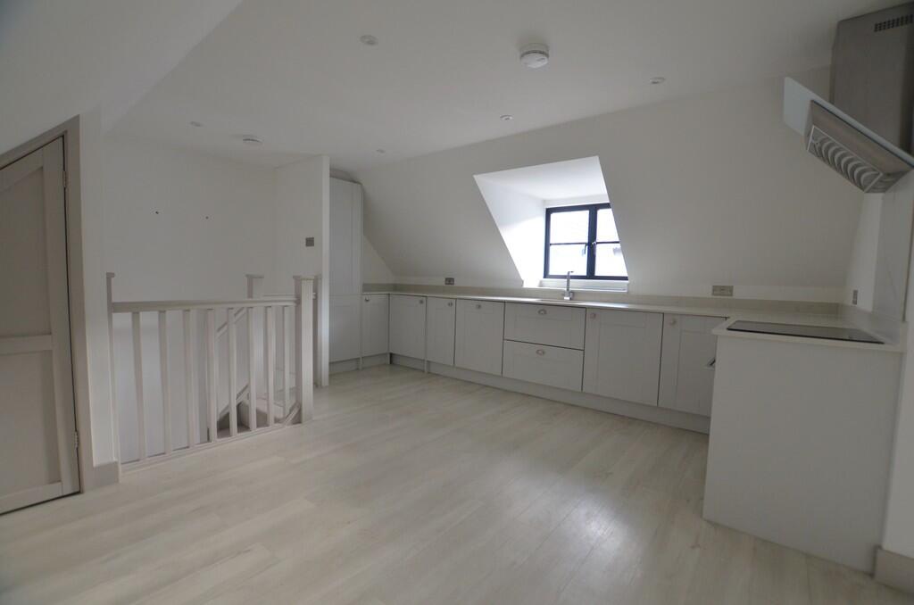 Apartment in Cambridge - View 5