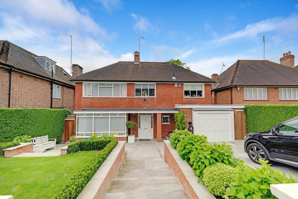 Main image of property: Church Mount, London, N2