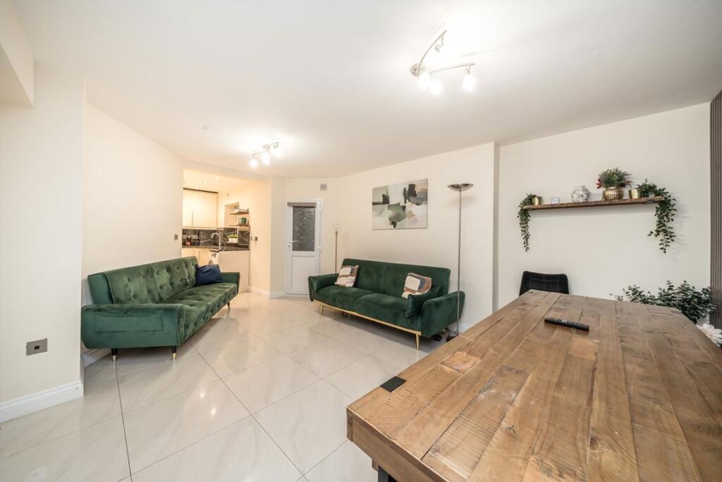 Apartment in London - View 2