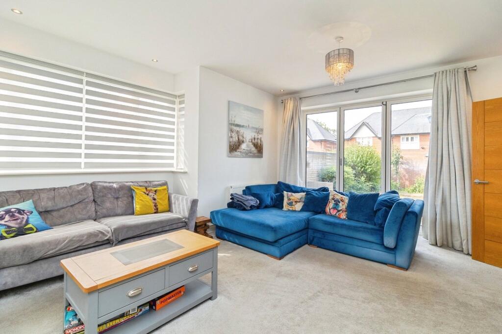 House in Milton Keynes, Walton - View 5