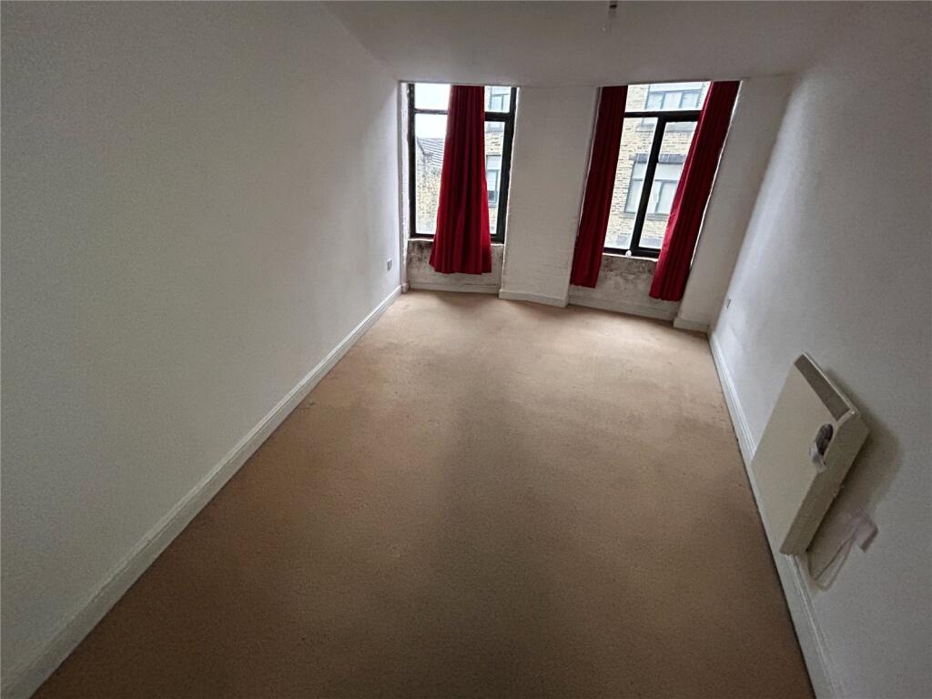 Apartment in Bradford - View 4