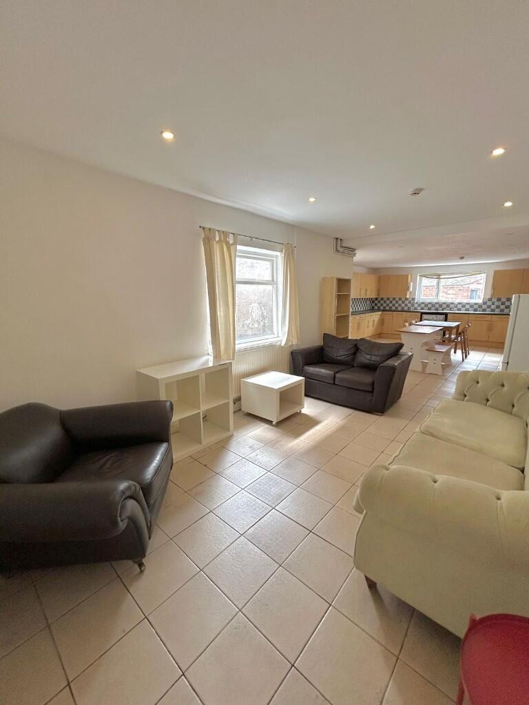 House in Cardiff - View 4