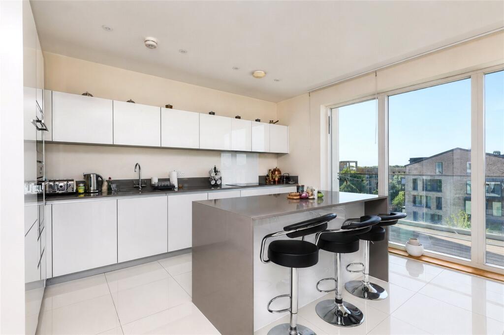 Apartment in Cambridge - View 5