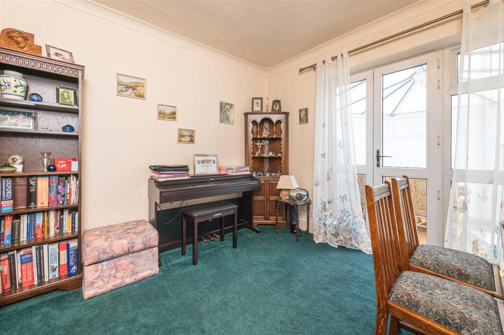 Victoria Crescent, Elland - View 6