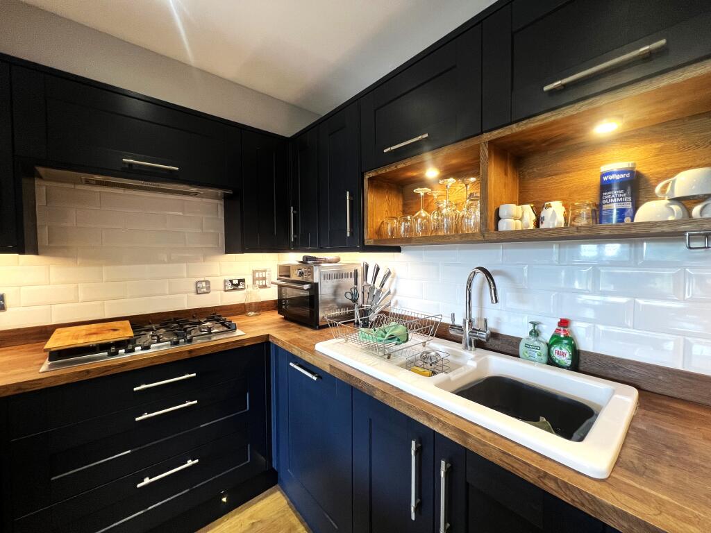 Apartment in Redhill - View 2