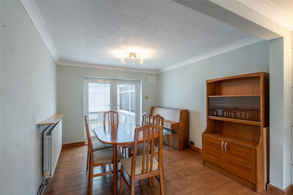 House in Wolverhampton, Castlecroft - View 4