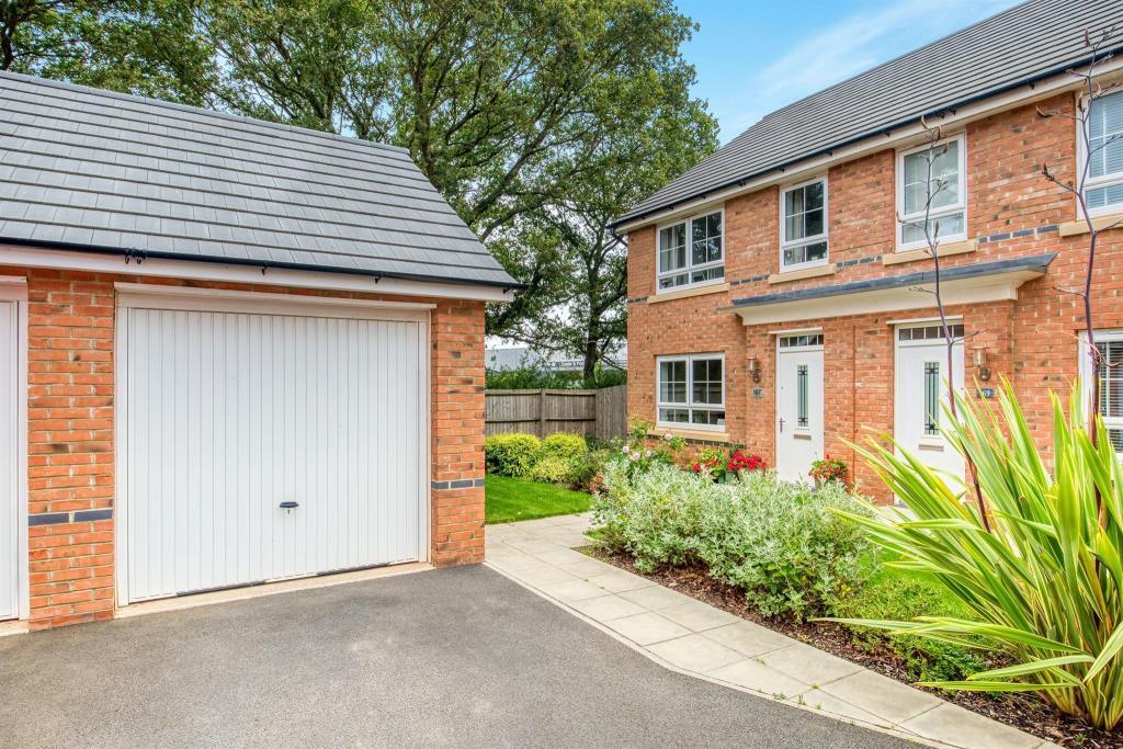 Main image of property: Peregrine Way, Warwick