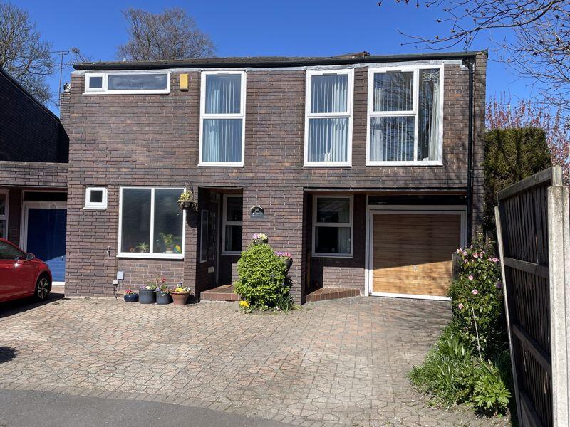 4-bed detached on Stansty Close,Wrexham, £295,000