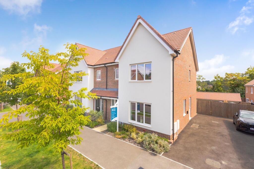 3-bed semi-detached on Plot 149 - The Cypress, Meadow View, Crowborough TN6 3RE, £449,995