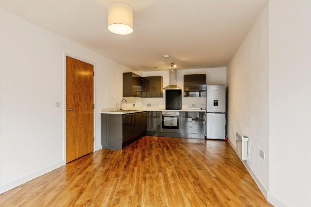 2-bed flat on Braggs Lane, Bristol, BS2, £250,000