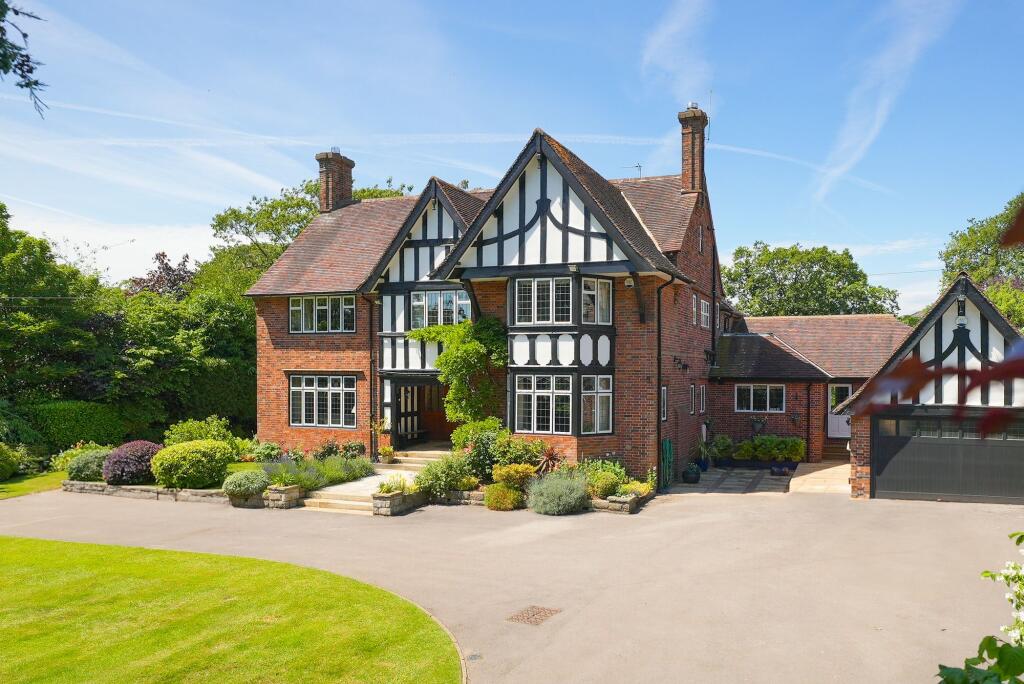 6 bedroom detached house for sale in Rossett Green Lane, Harrogate