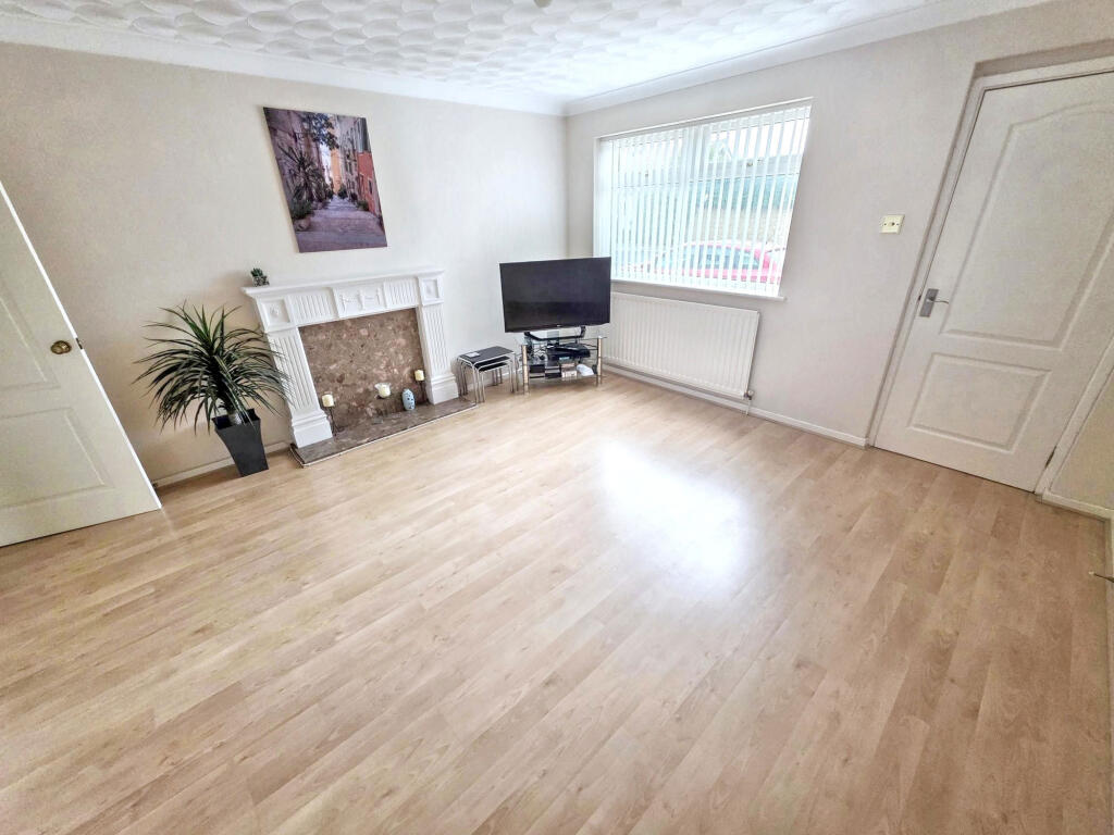 House in North Tyneside, Seaton Burn - View 4