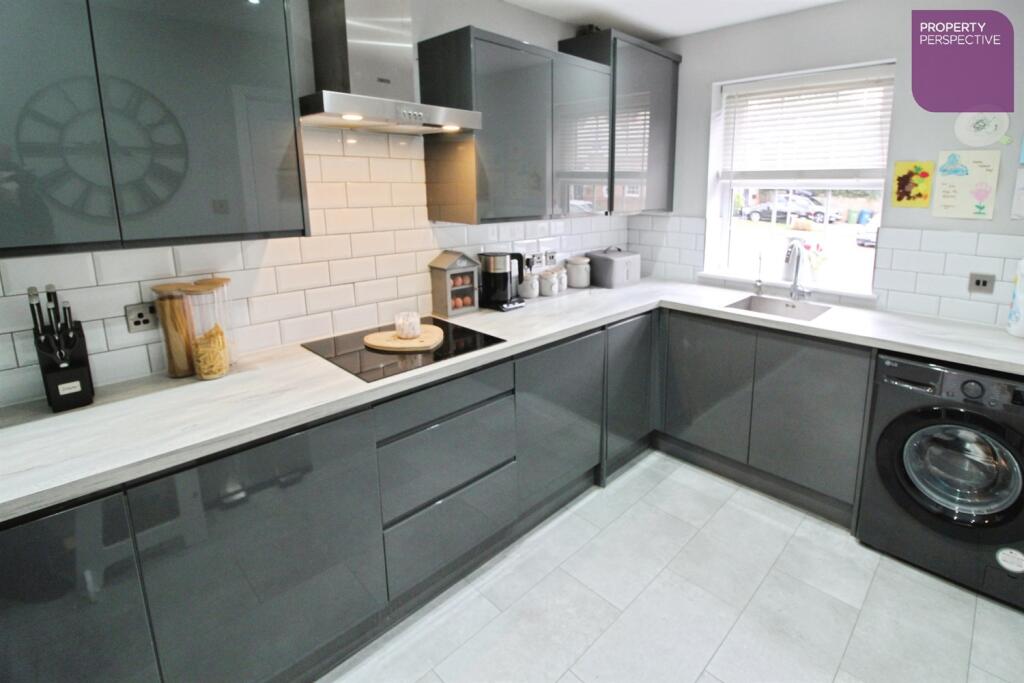 House in Hull - View 4
