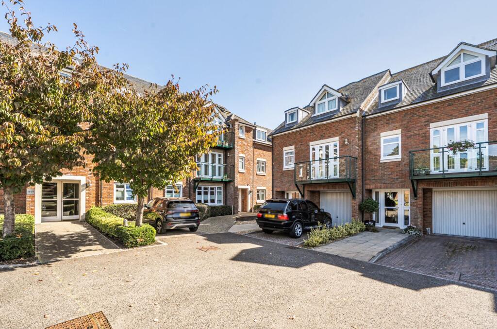 Apartment in Chichester, East Broyle - More