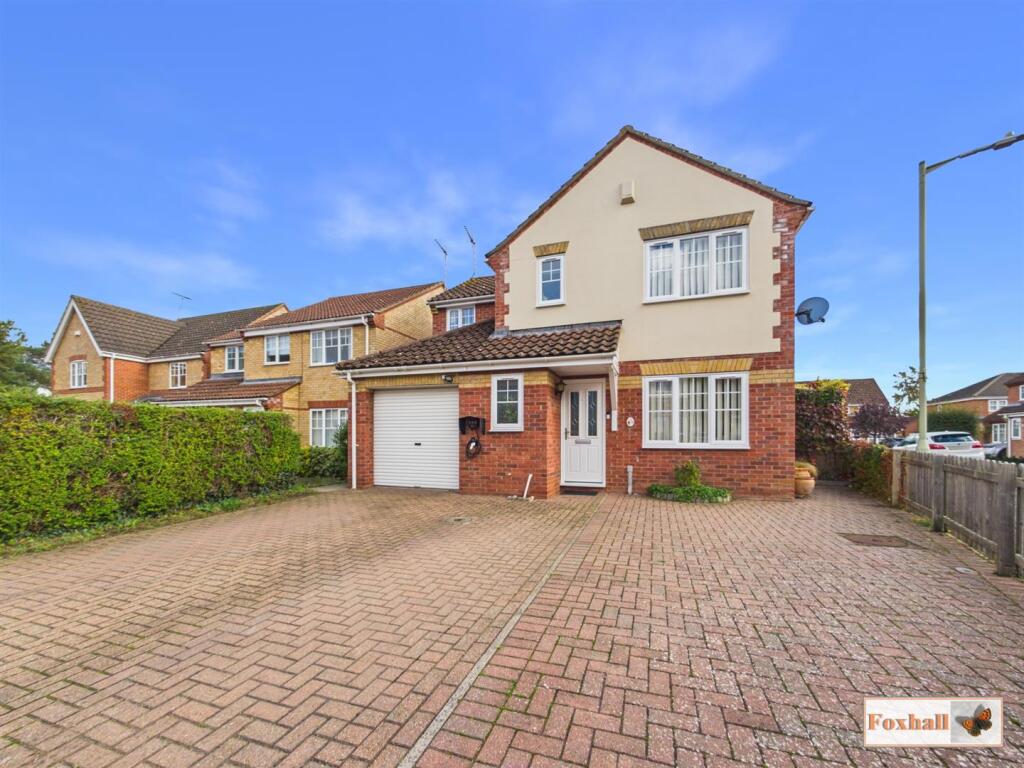 Febe Menu 4 bedroom detached house for sale in Ditchingham Grove, Rushmere St ...