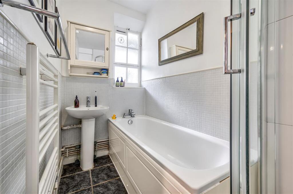 Apartment in London - View 5