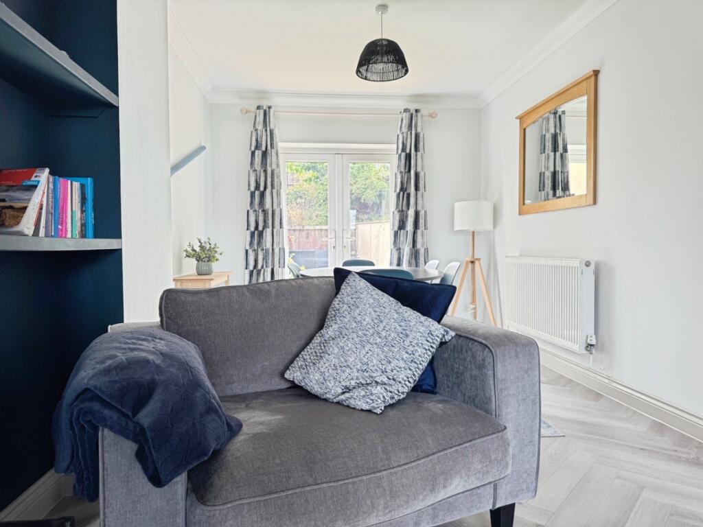 House in Penclawdd, Llanrhidian Higher - More