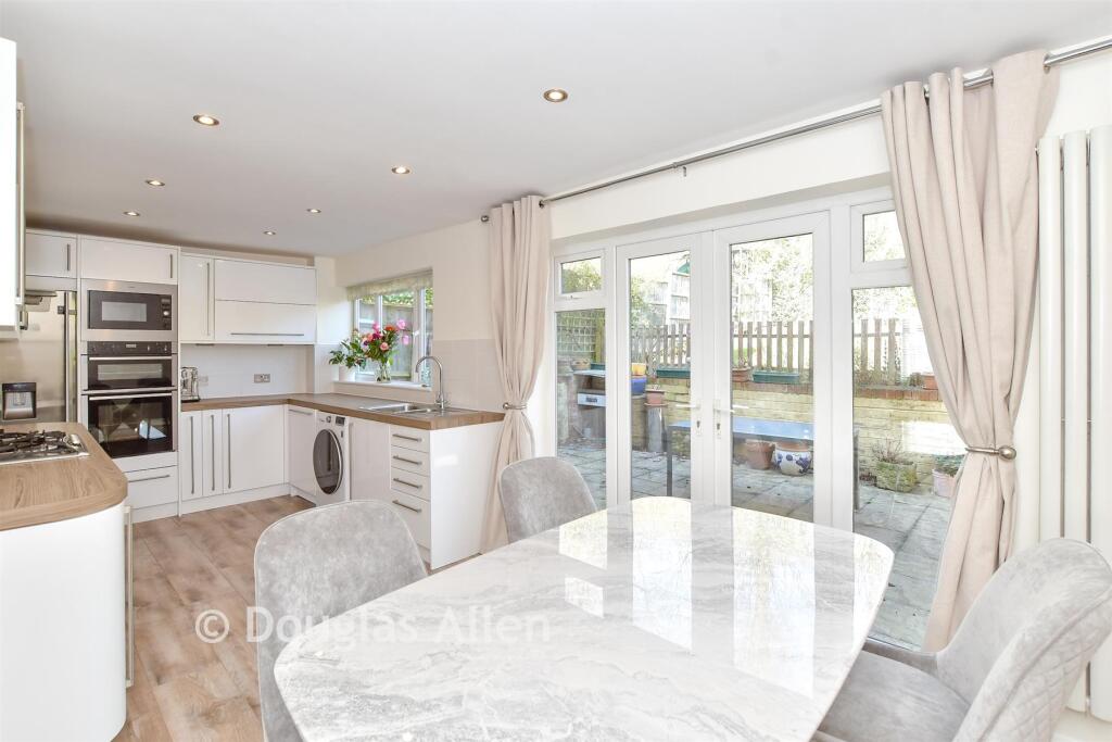 House in Basildon, Sunnymede, Billericay - View 5