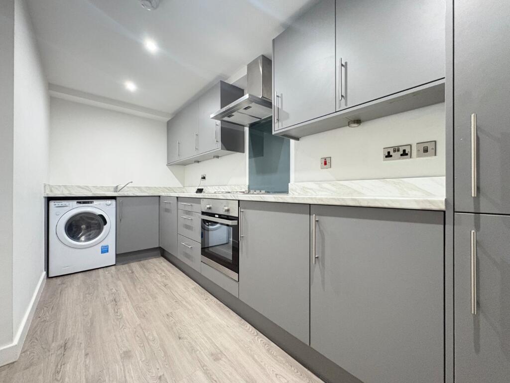 Apartment in Leeds, West Yorkshire - View 2