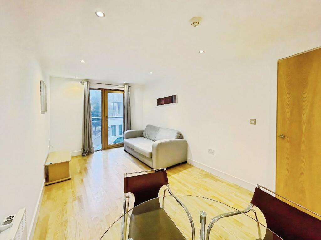 Apartment in Leeds, West Yorkshire - View 2