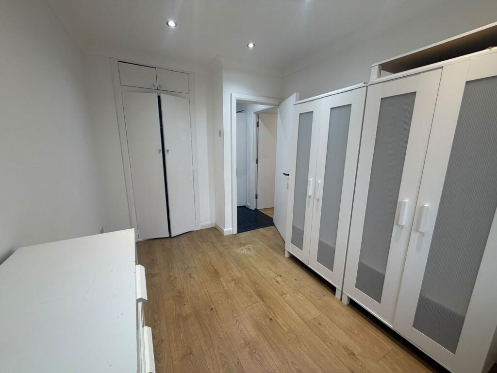 Apartment in London - View 2