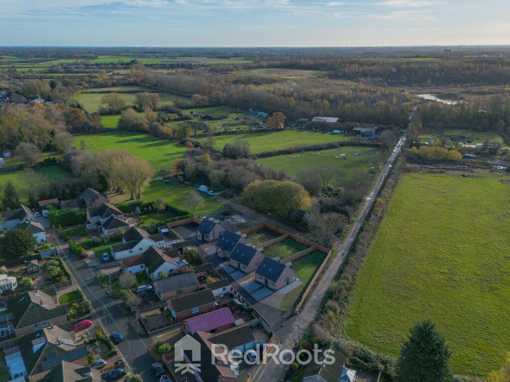 2 Long Pasture Drive, Norton, Doncaster, South Yorkshire, DN6 9FJ photo 3