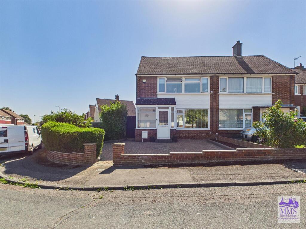 Main image of property: Hoo Common, Chattenden, Rochester